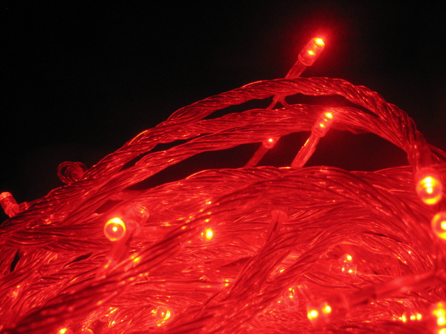 Red solar string deals lights